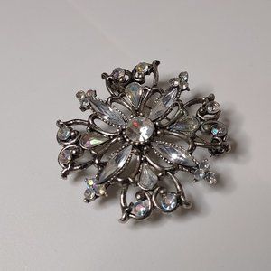 Pretty Vintage Metal And Plastic Brooch